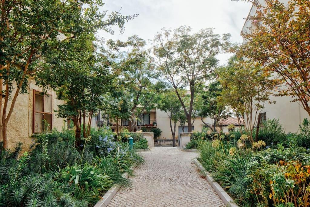 Stunning Medieval Getaway Vic la Gardiole Bagian luar foto