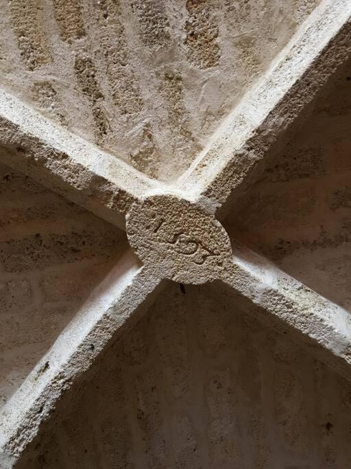 Stunning Medieval Getaway Vic la Gardiole Bagian luar foto