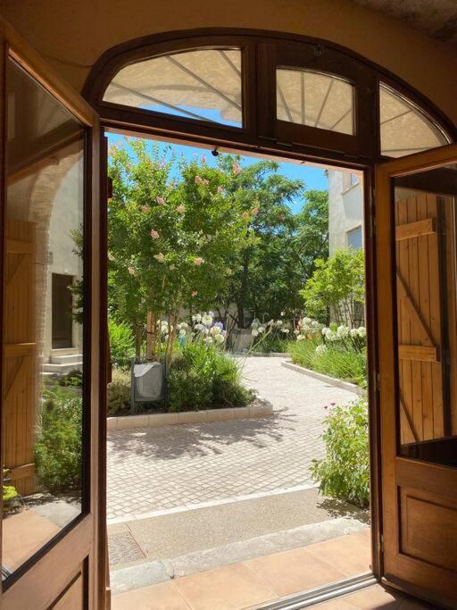 Stunning Medieval Getaway Vic la Gardiole Bagian luar foto